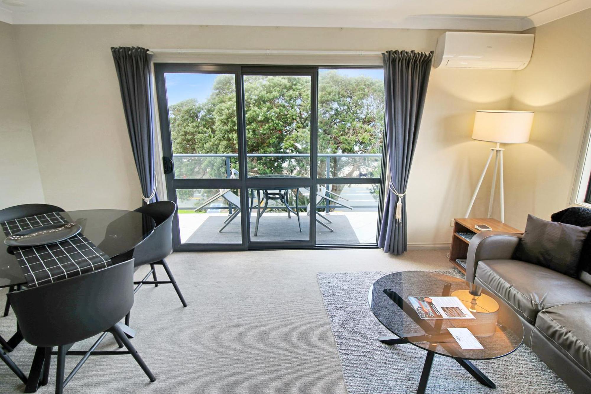 Whangaparaoa Lodge Exterior foto